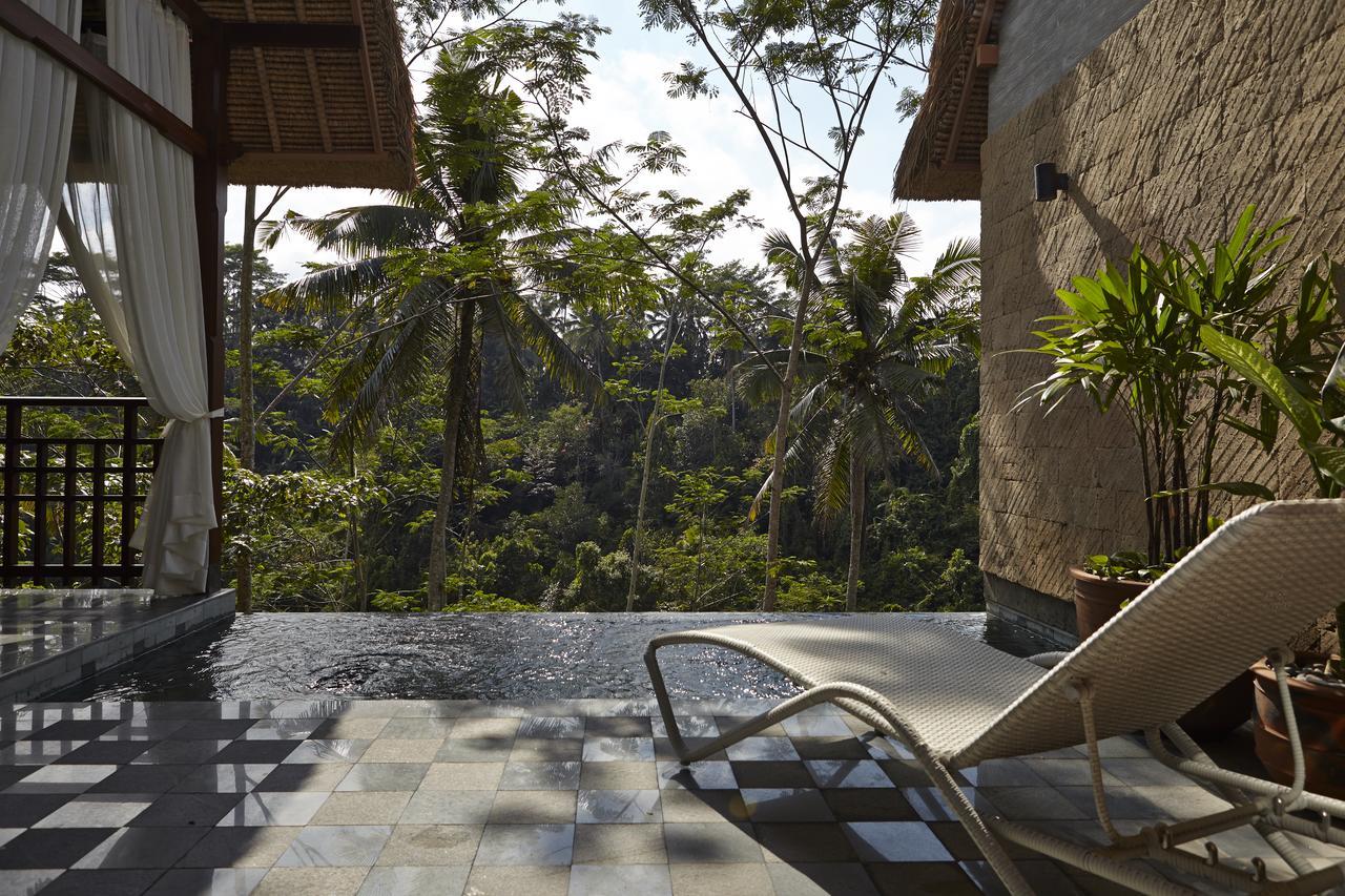 Tejaprana Resort & Spa Ubud Exterior foto The private pool of a villa at the resort